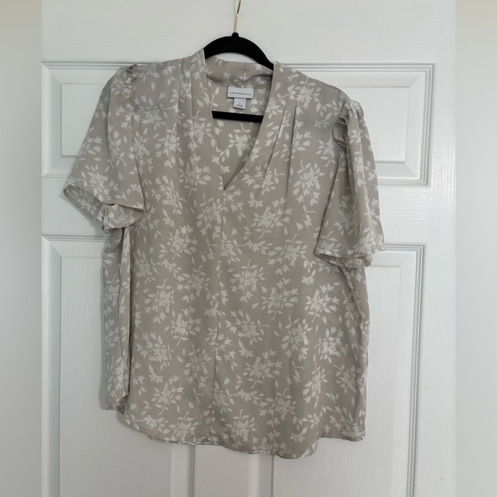 Liz Claiborne Taupe and Cream Floral V-Neck Short Sleeve Blouse